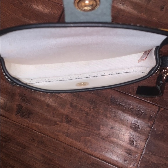 Dooney & Burke wallet/coin purse - Picture 2 of 3